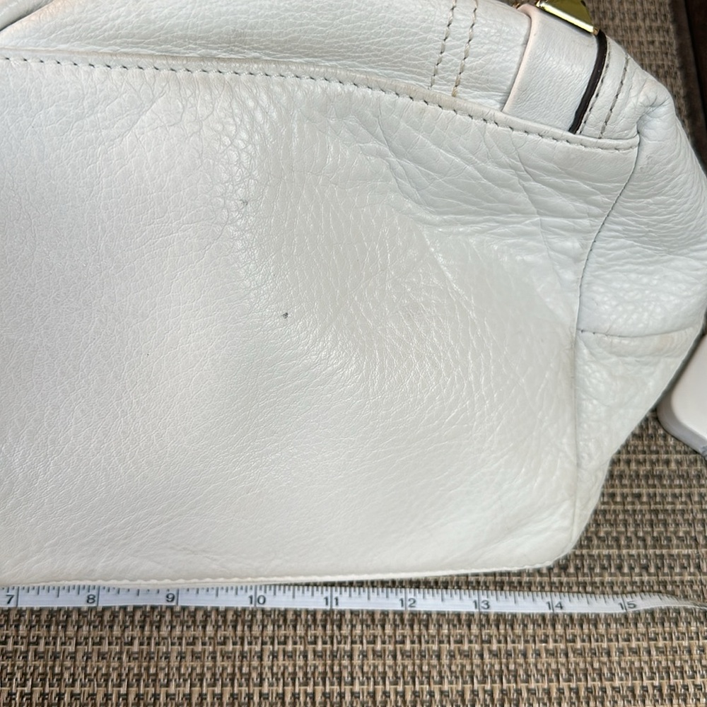 b. Makowsky White Leather Handbag/Satchel - Picture 8 of 16
